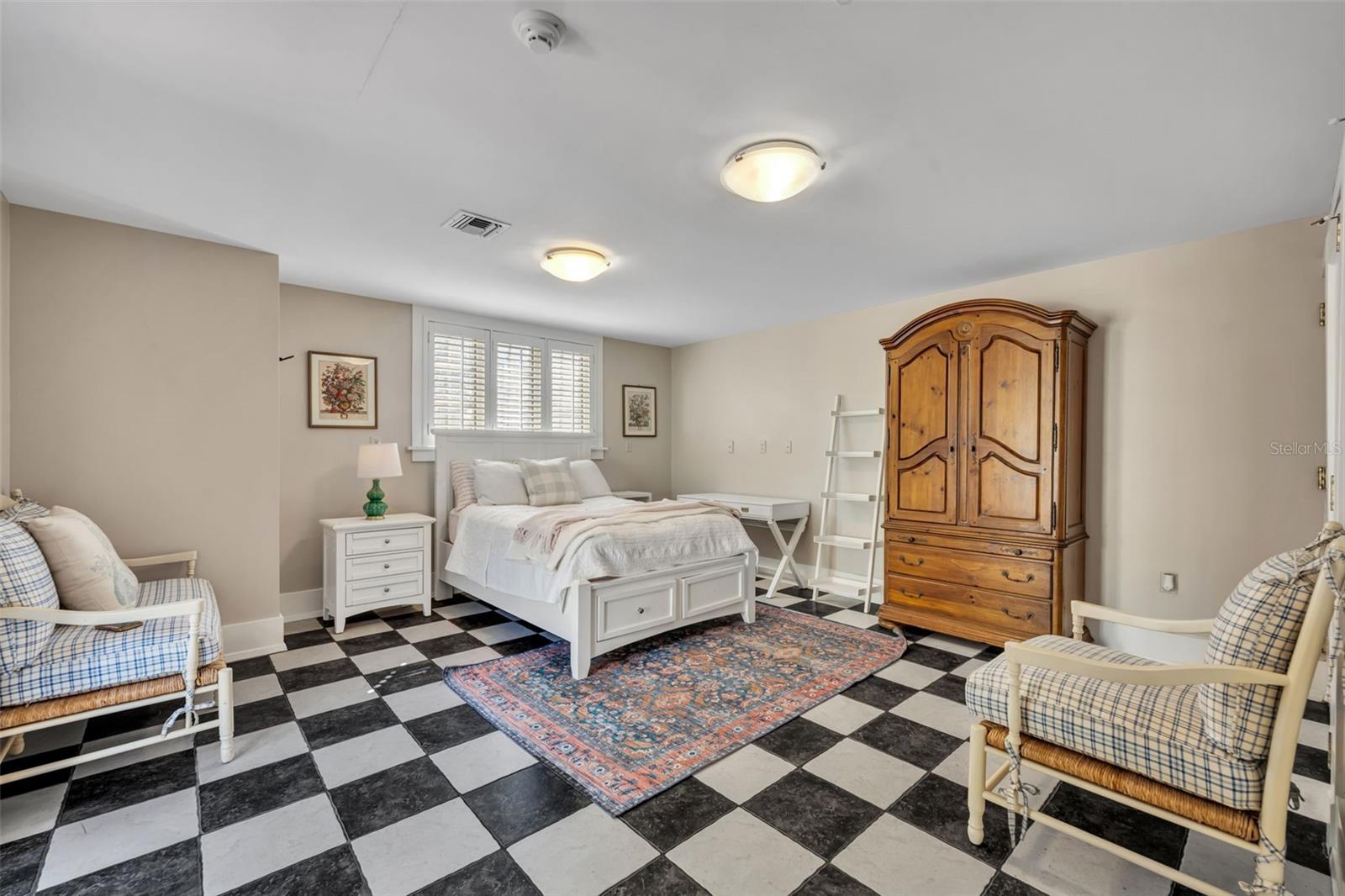 Image 24 of 50 For 1230 Golden Lane