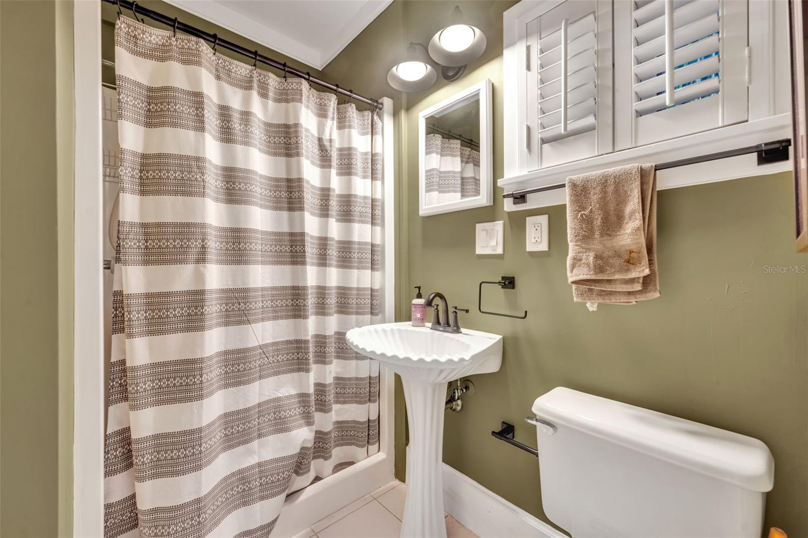 Image 43 of 50 For 1230 Golden Lane