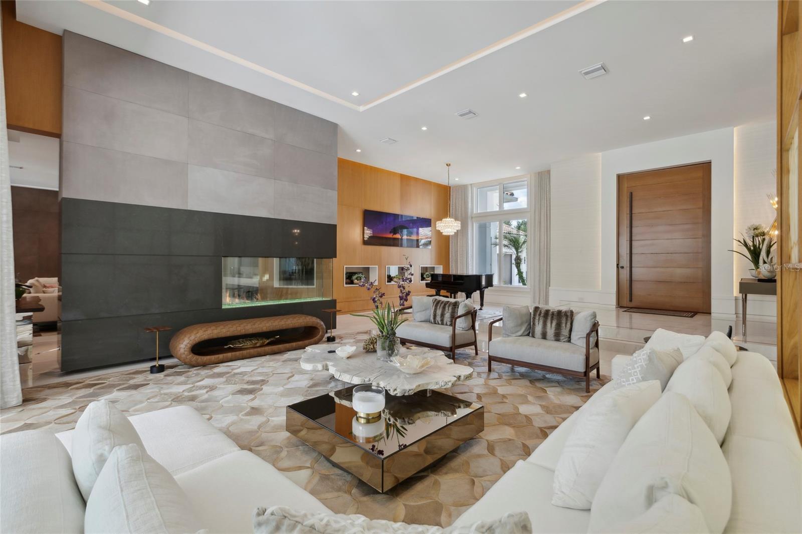 Image 10 of 76 For 6149 Grosvenor Shore Dr