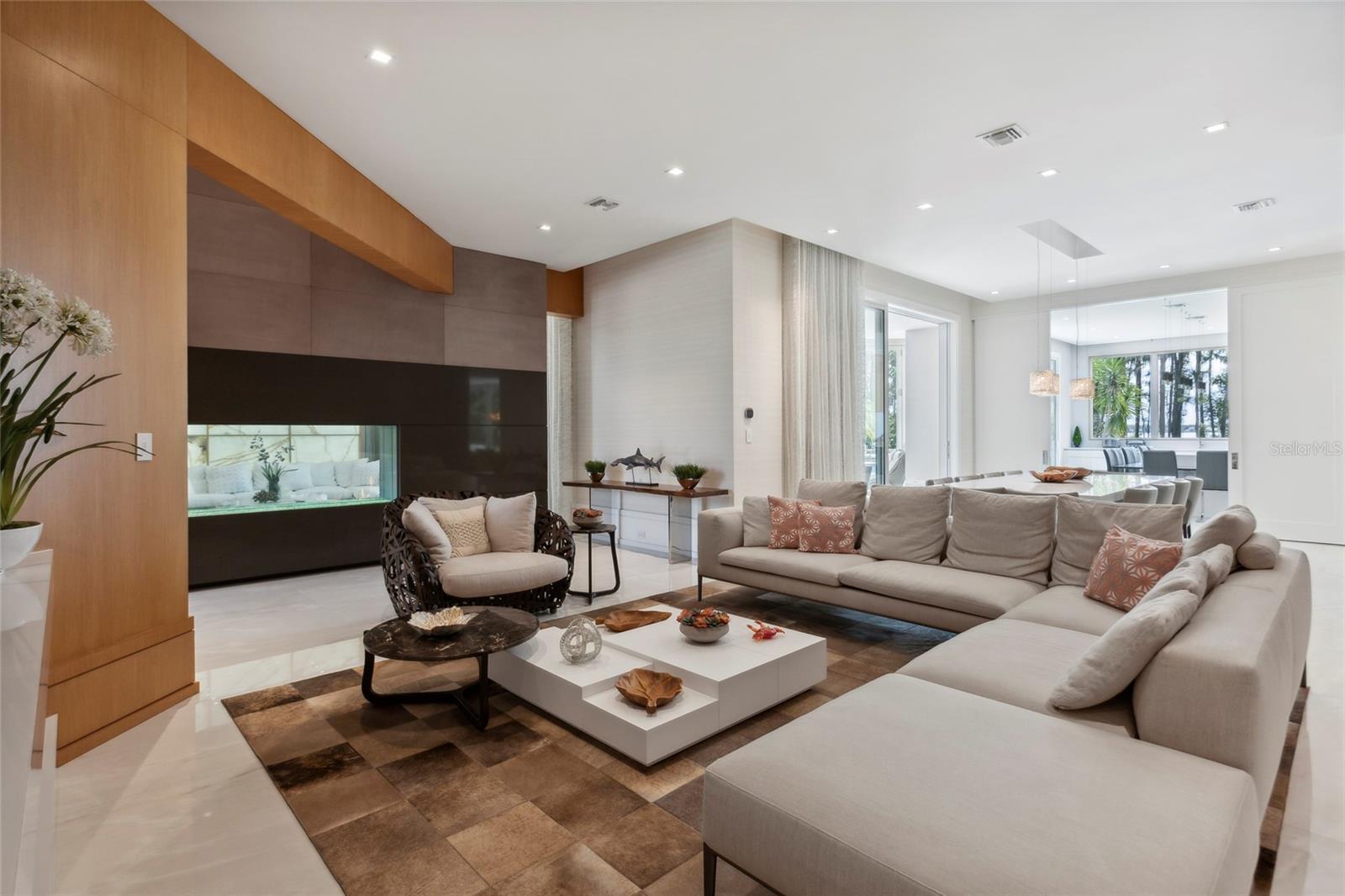 Image 13 of 76 For 6149 Grosvenor Shore Dr