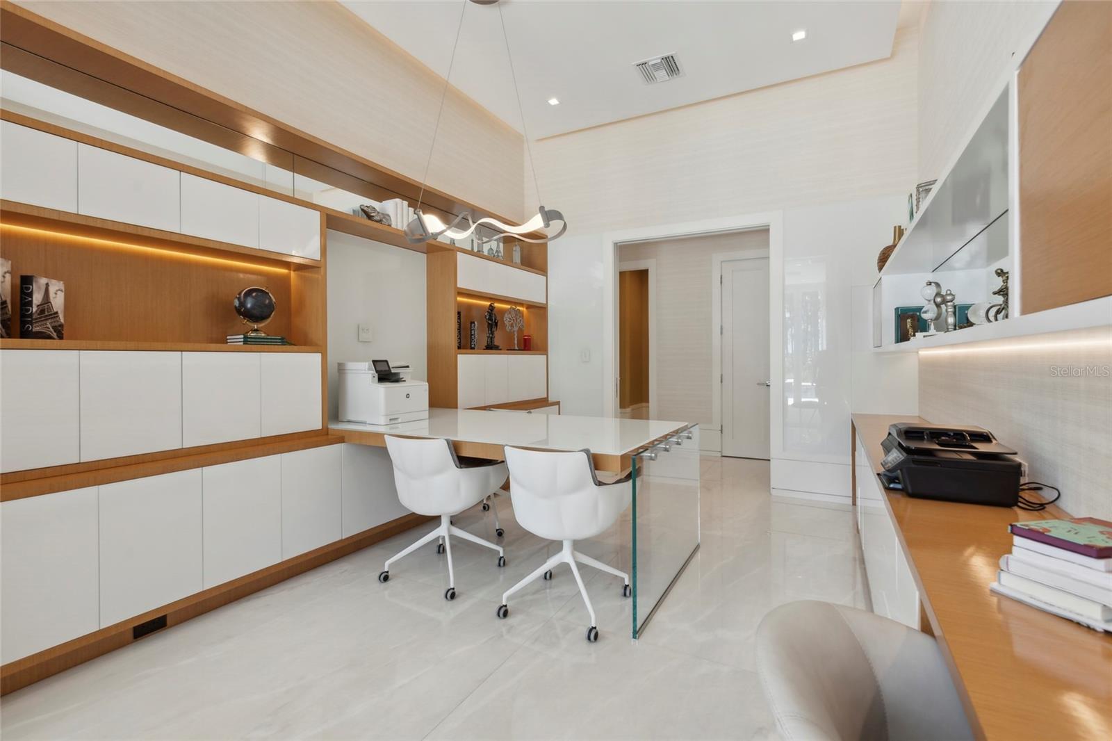 Image 35 of 76 For 6149 Grosvenor Shore Dr