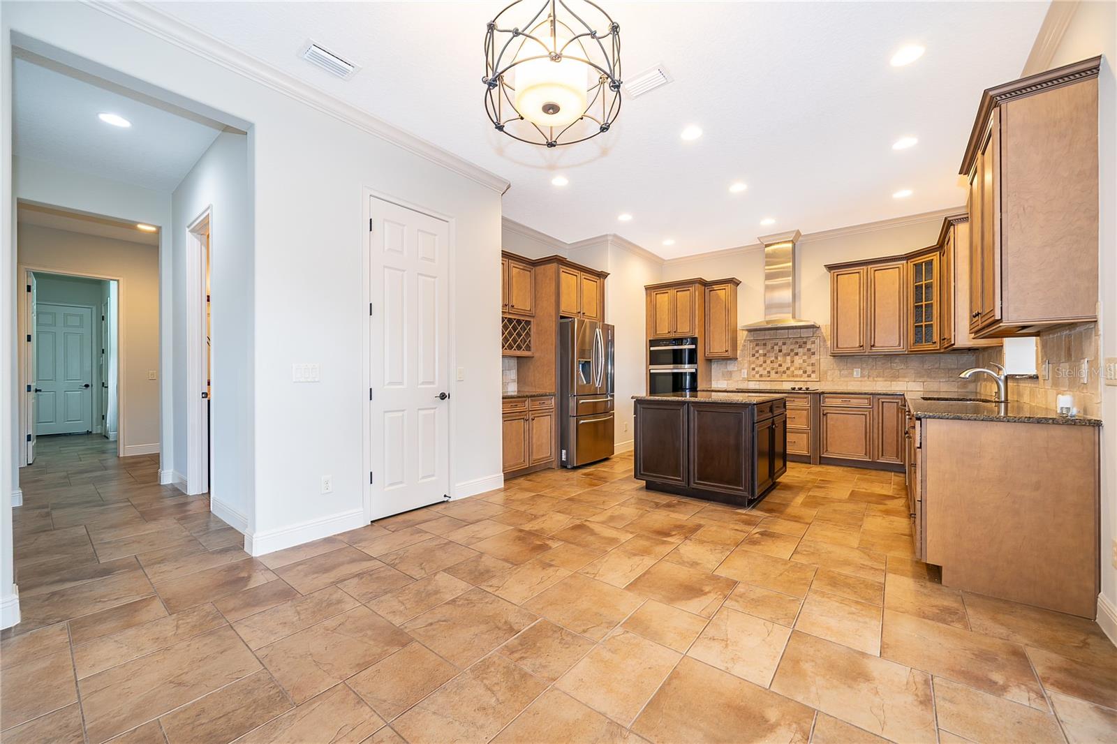 Image 10 of 41 For 7415 Pointe Venezia Drive