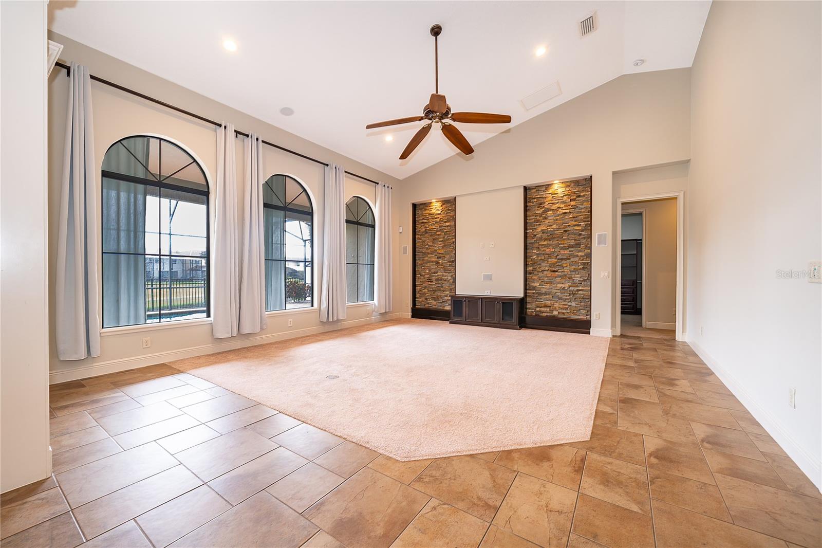 Image 7 of 41 For 7415 Pointe Venezia Drive