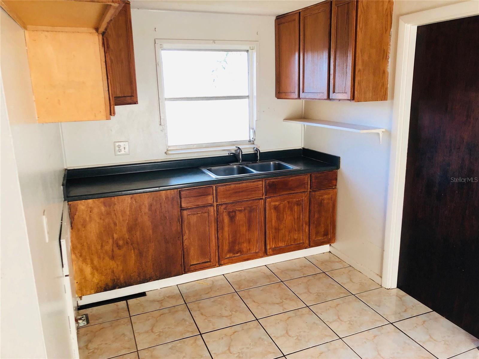 Image 3 of 8 For 210 Lee Drive