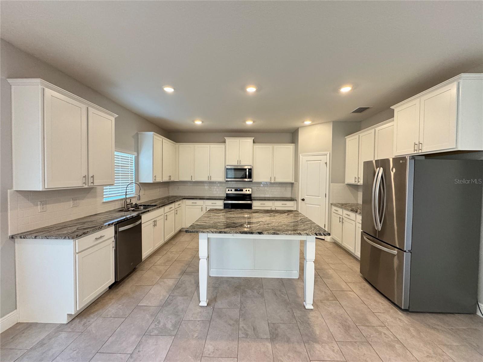 Image 20 of 64 For 1381 Bering Road