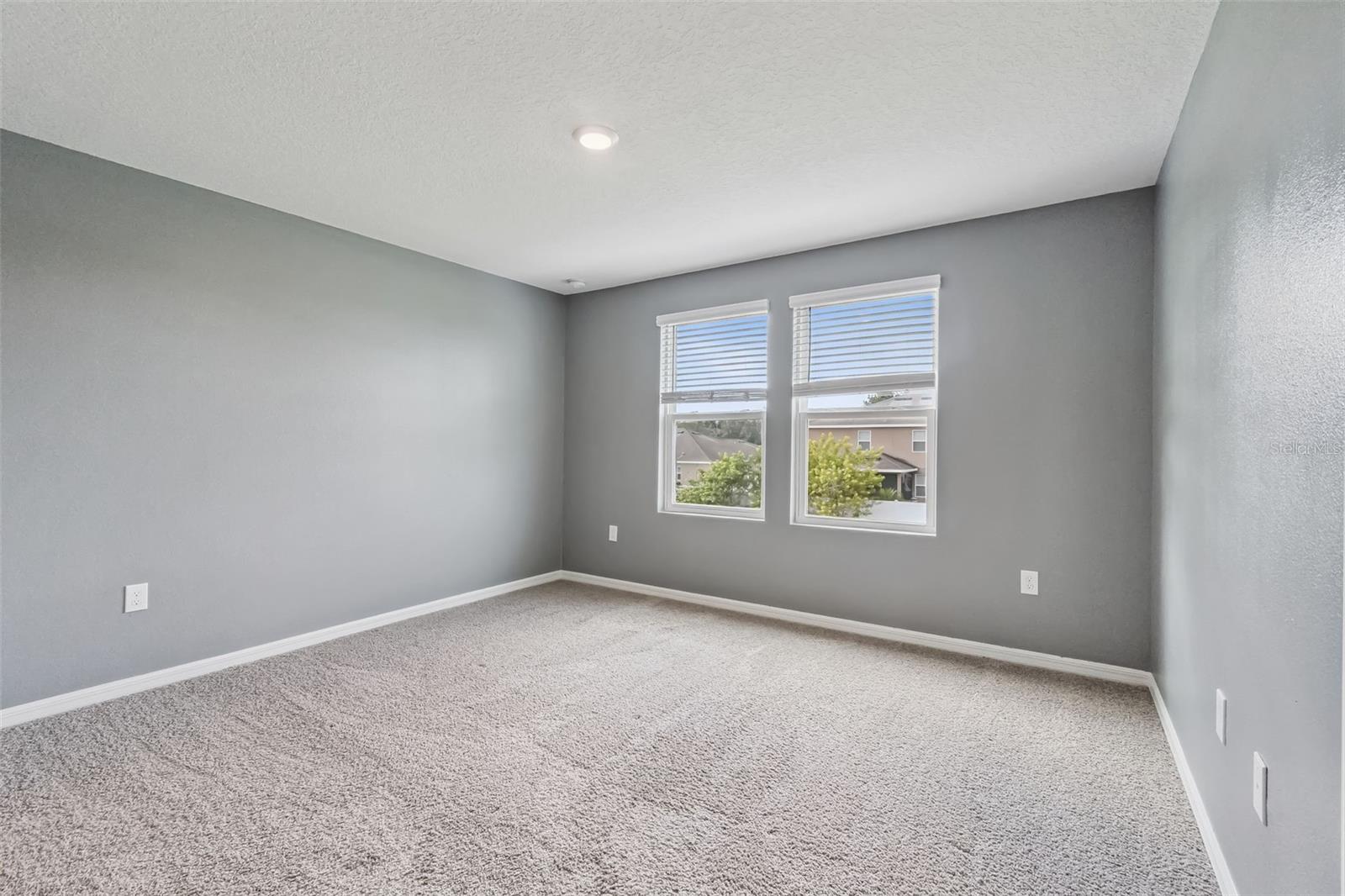 Image 16 of 20 For 4431 Arlington Avenue