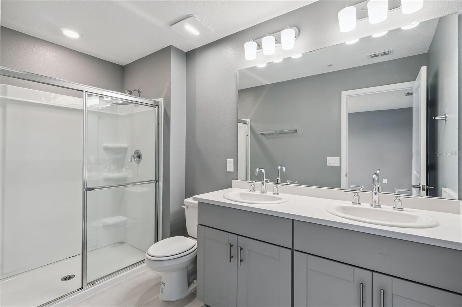 Image 9 of 20 For 4431 Arlington Avenue