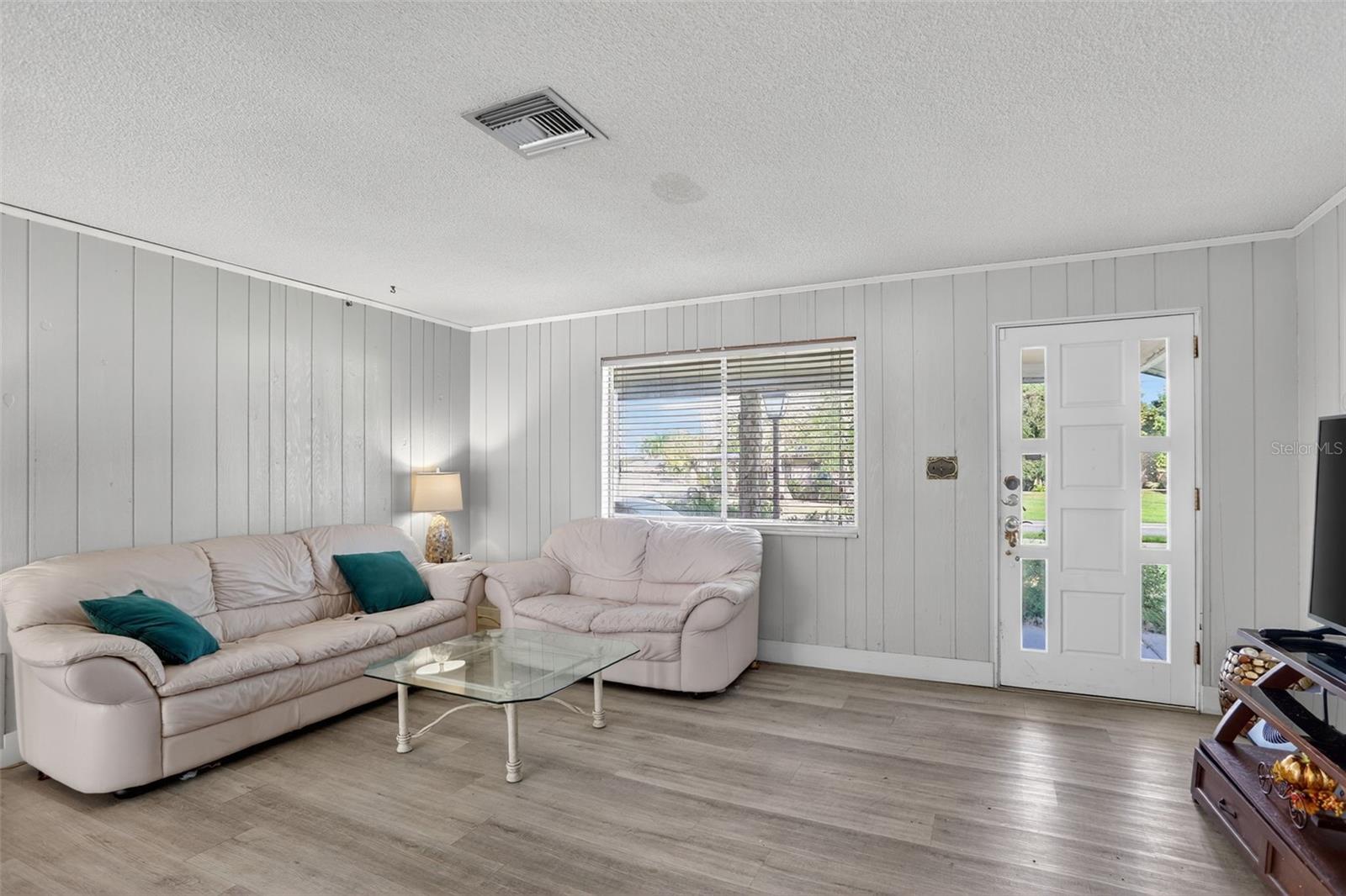 Image 4 of 18 For 1508 Balmy Beach Drive