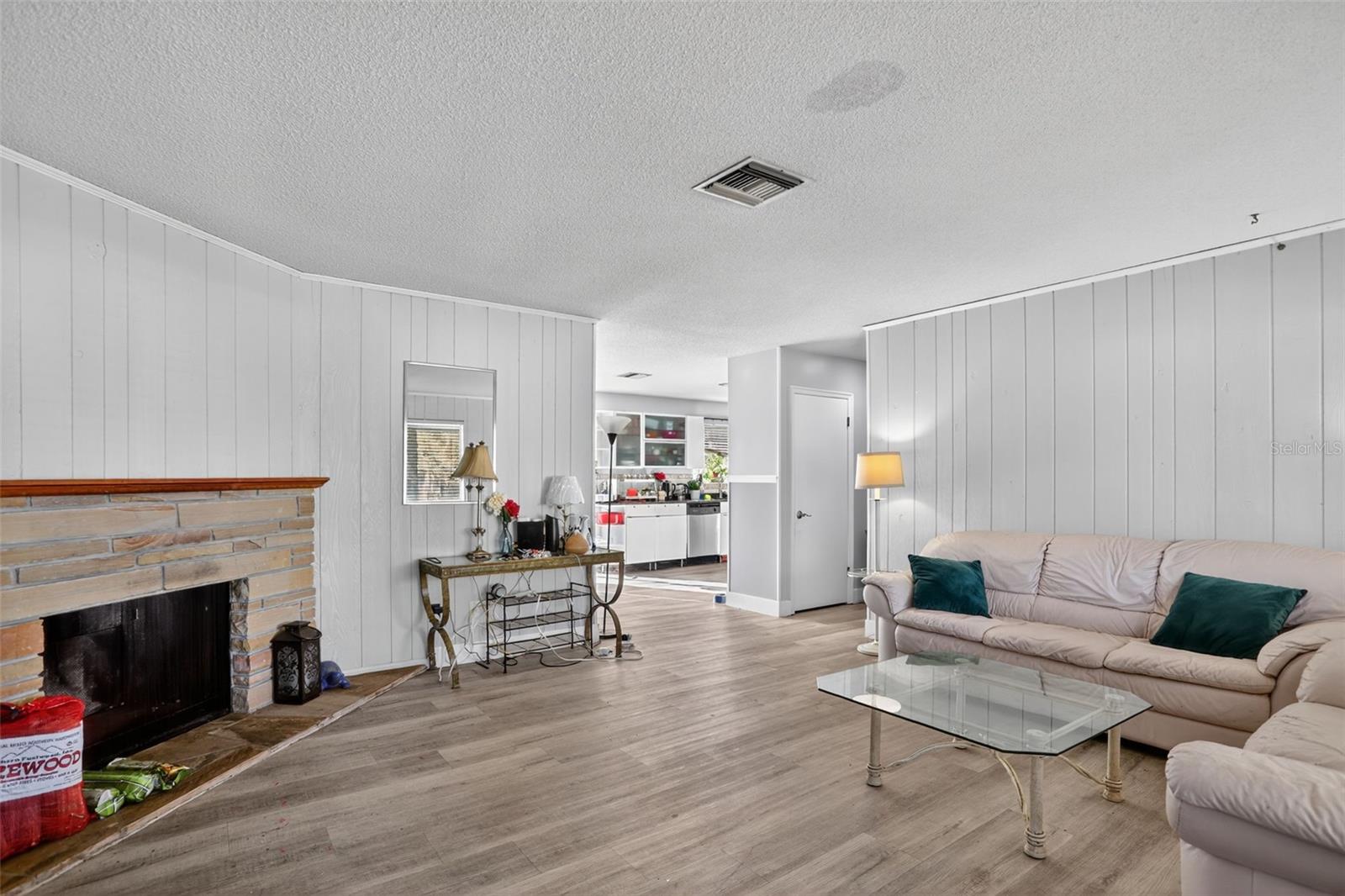 Image 5 of 18 For 1508 Balmy Beach Drive