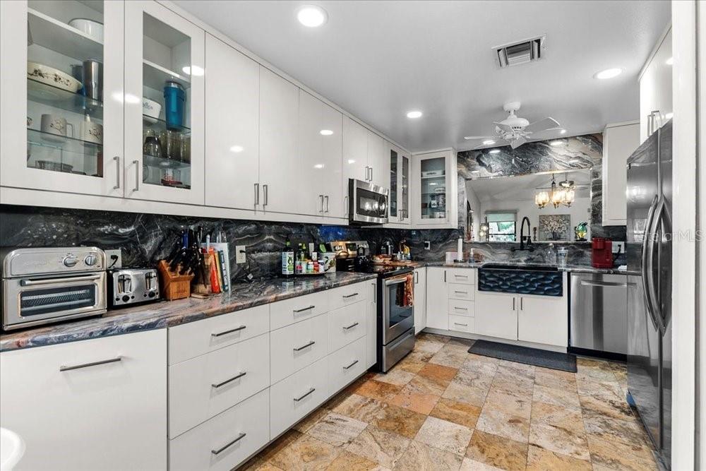 Image 11 of 25 For 440 Newton Place