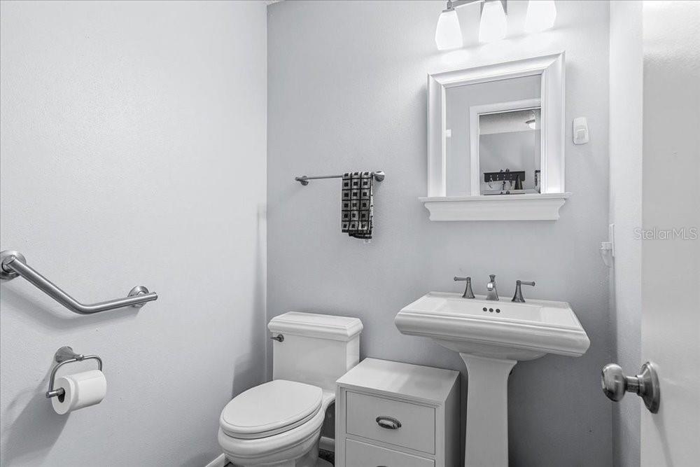 Image 13 of 25 For 440 Newton Place