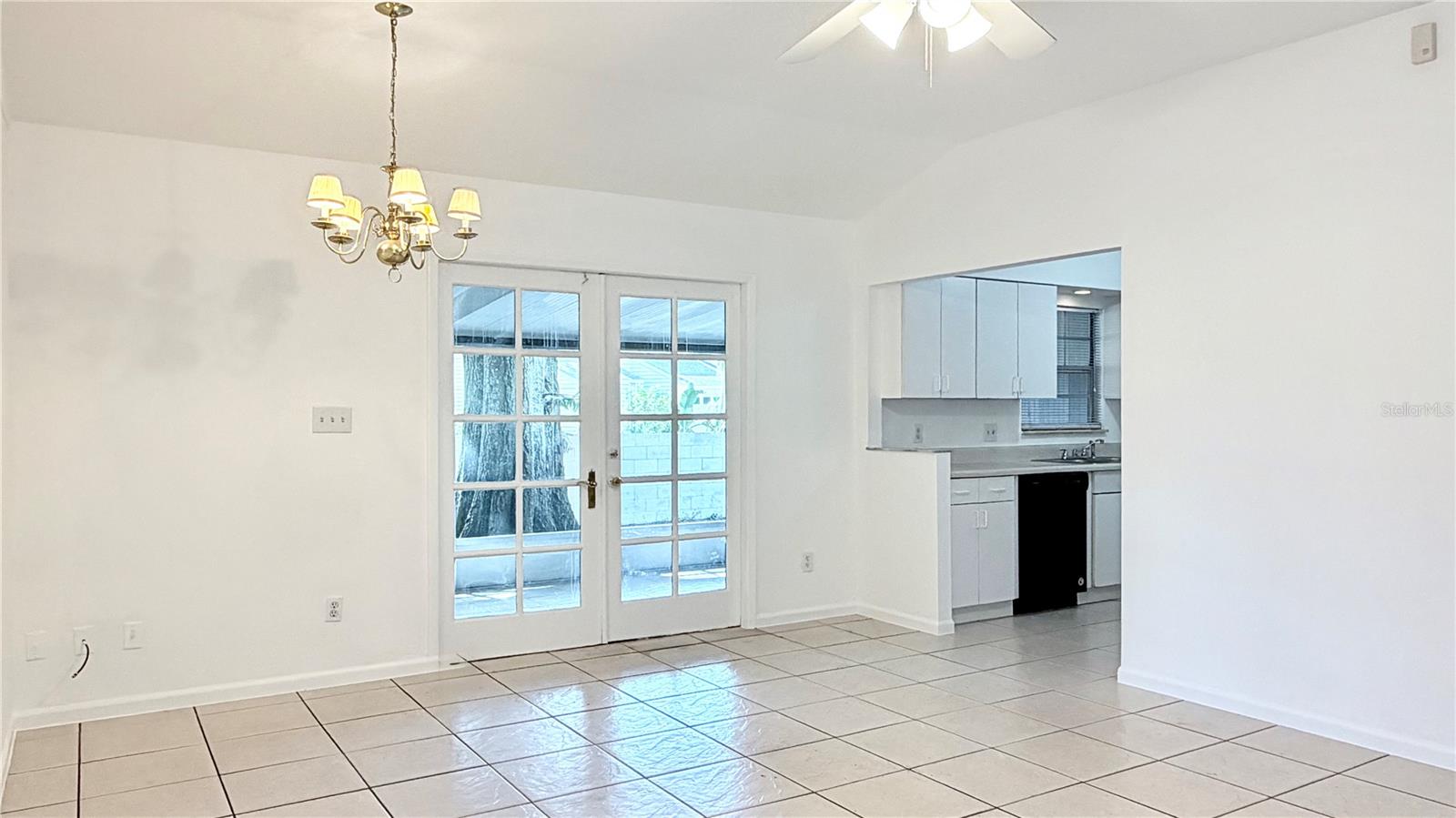 Image 5 of 25 For 302 Soldier Square