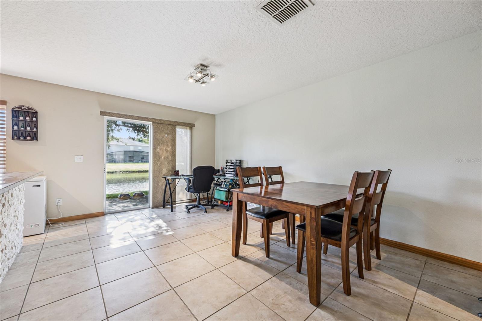 Image 12 of 57 For 596 Cresting Oak Circle 25