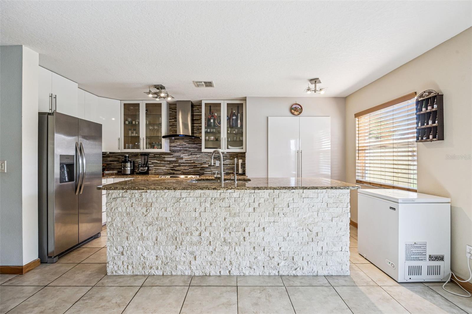 Image 19 of 57 For 596 Cresting Oak Circle 25