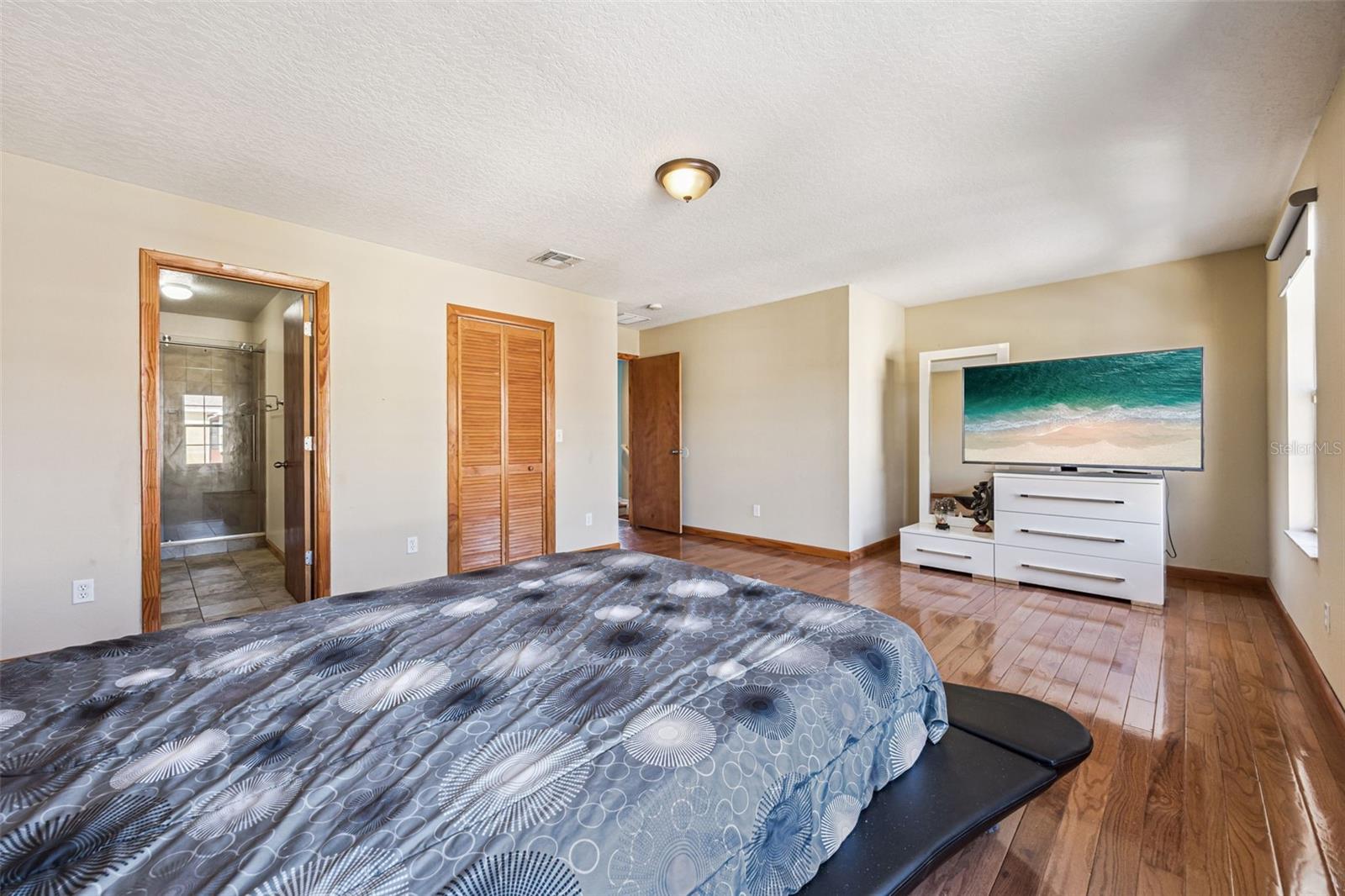 Image 29 of 57 For 596 Cresting Oak Circle 25