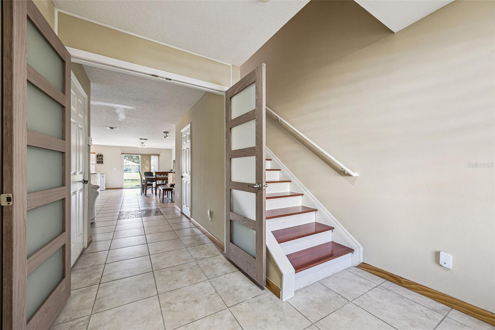 Image 9 of 57 For 596 Cresting Oak Circle 25