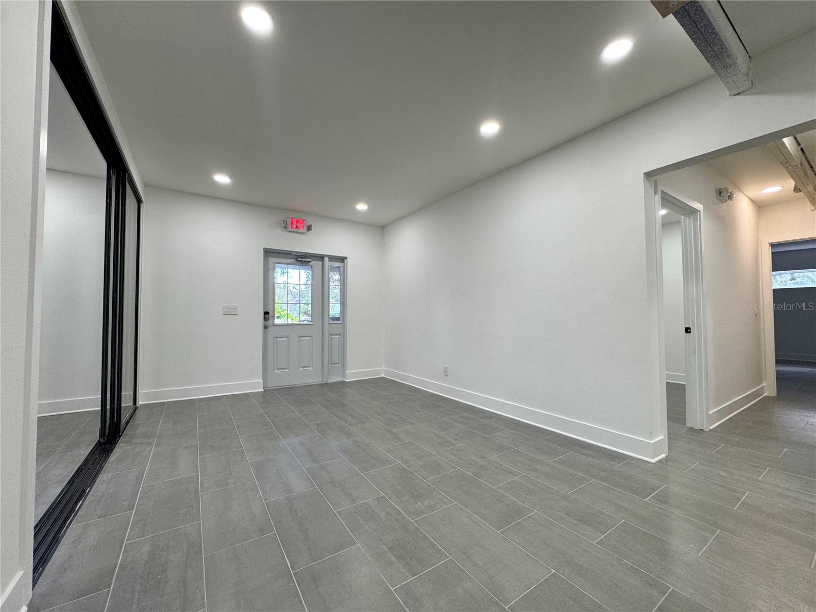 Image 5 of 12 For 557 Plant Street