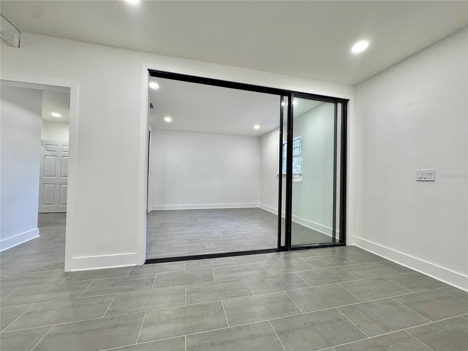 Image 8 of 12 For 557 Plant Street