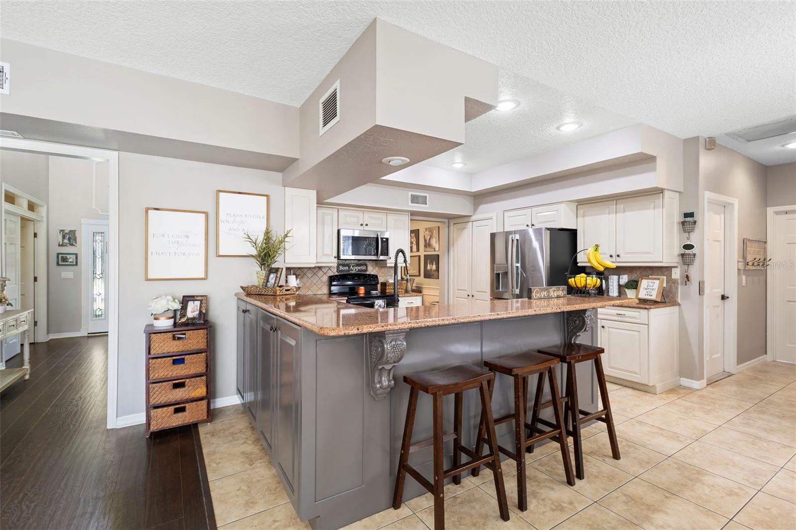 Image 28 of 66 For 303 Remington Drive