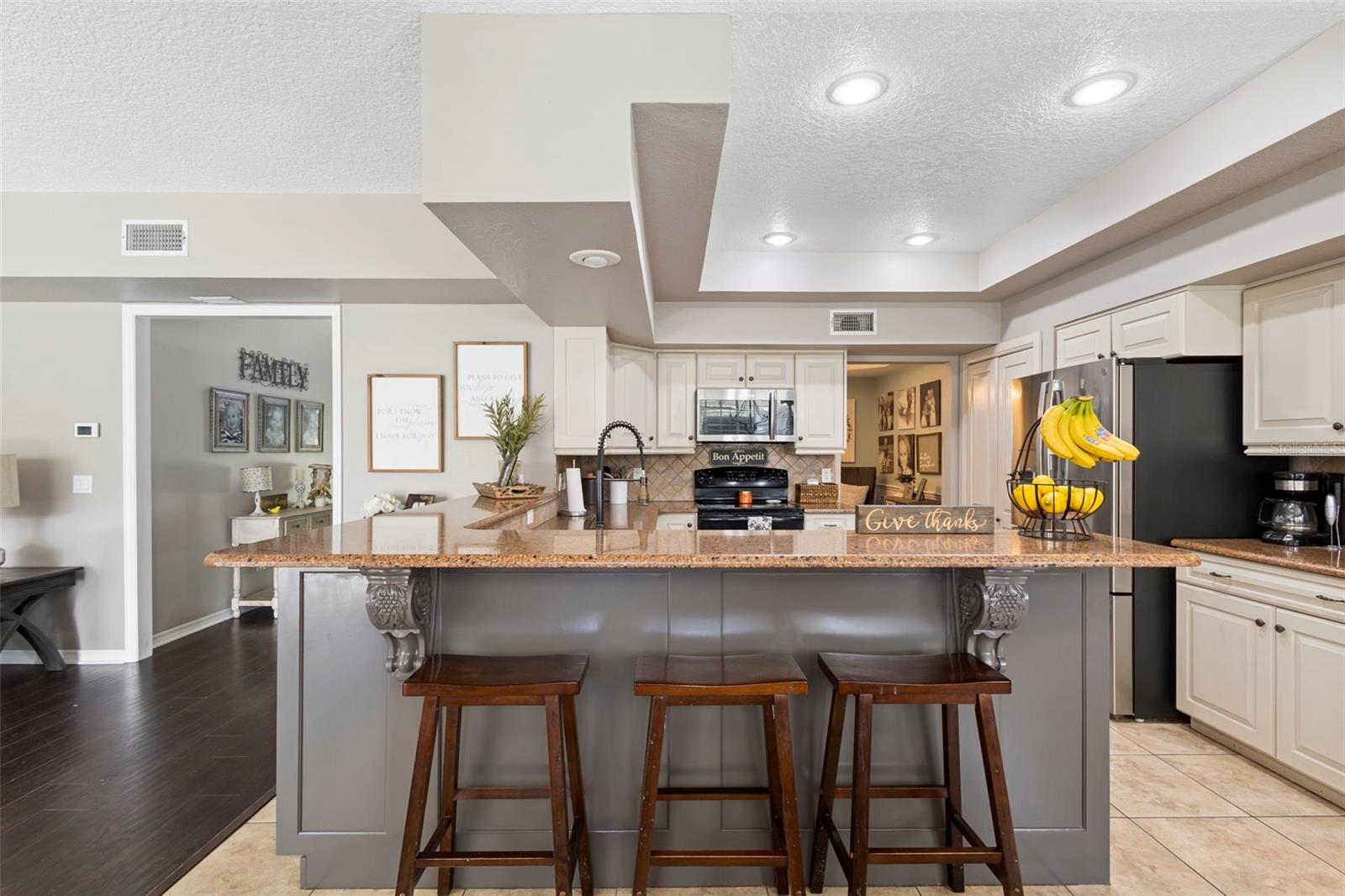 Image 30 of 66 For 303 Remington Drive