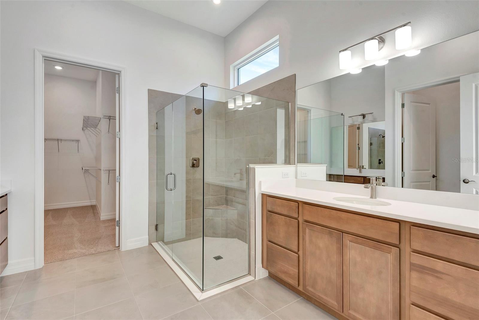 Listing photo id 7 for 1058 Liliana Drive