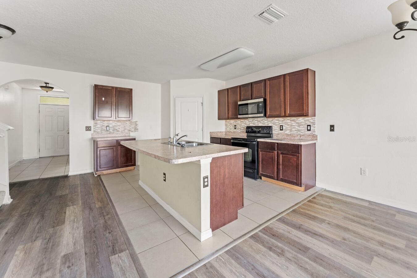 Image 6 of 37 For 10019 Geese Trail Circle