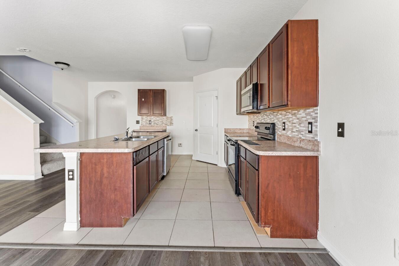 Image 7 of 37 For 10019 Geese Trail Circle