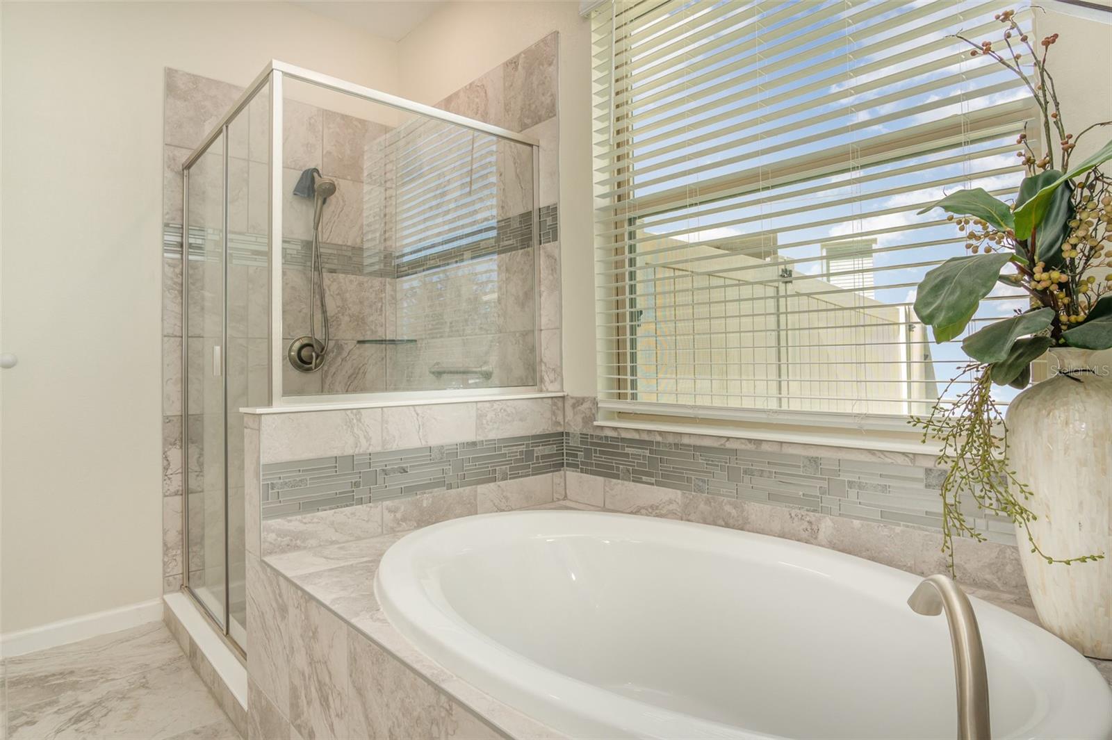 Image 16 of 39 For 310 Wooded Vine Drive