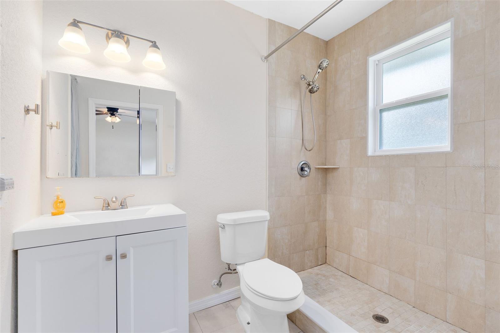 Image 14 of 28 For 701 25th Street