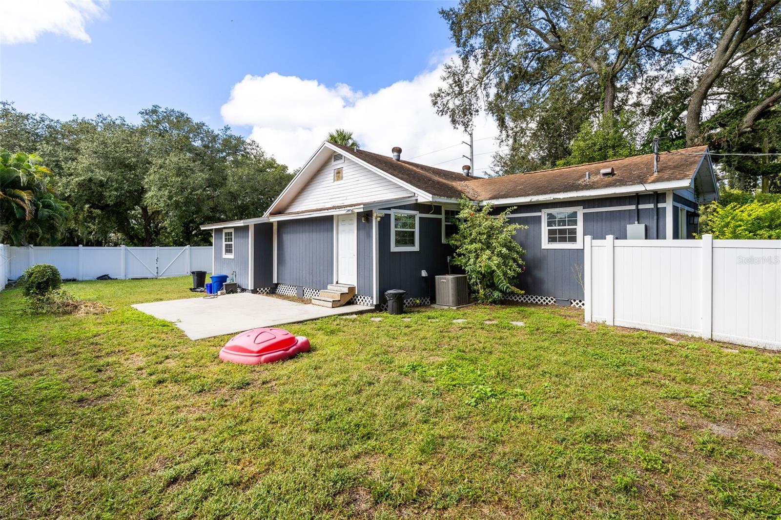 Image 22 of 28 For 701 25th Street