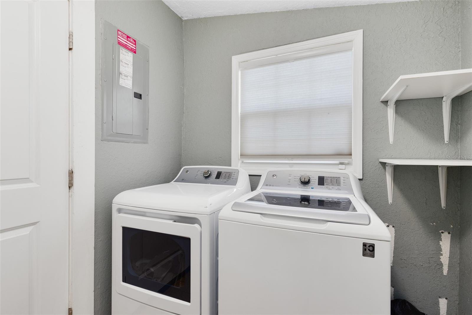 Image 25 of 28 For 701 25th Street