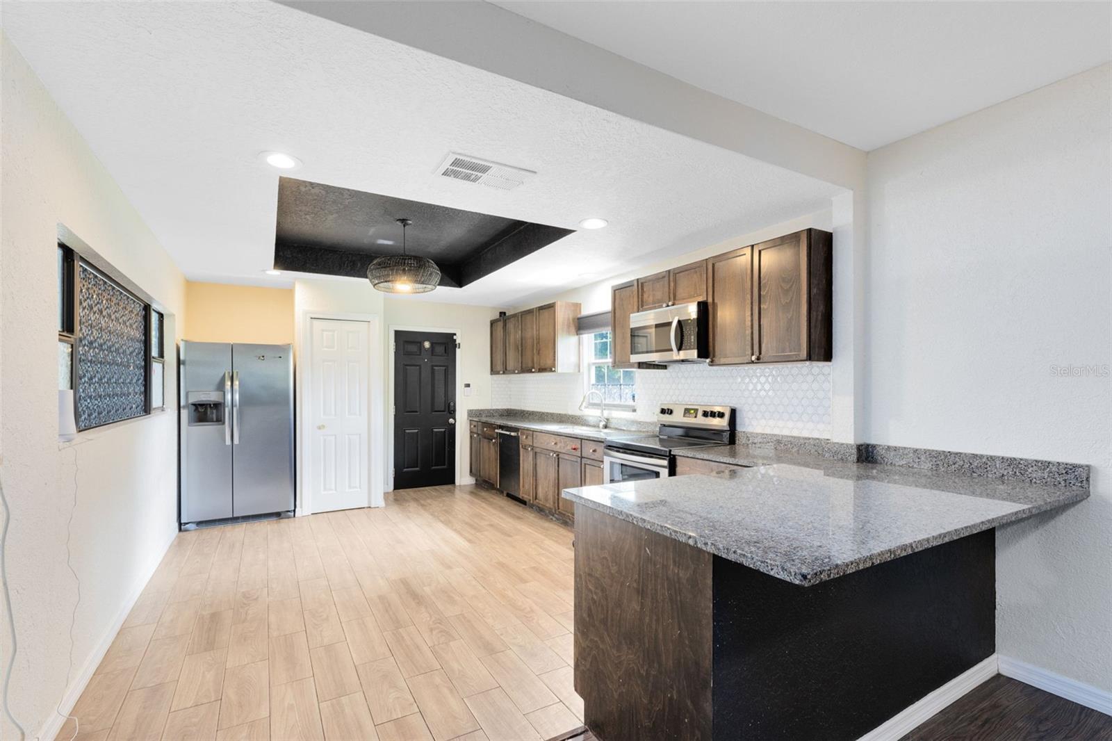 Image 7 of 28 For 701 25th Street