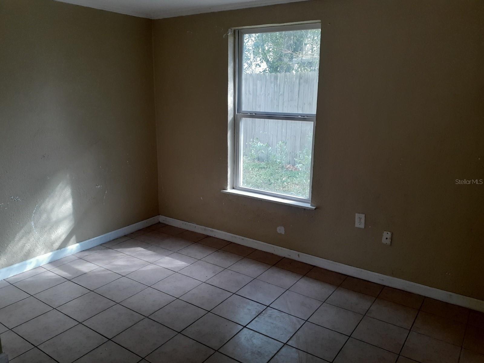 Image 5 of 5 For 1211 Delaware Avenue