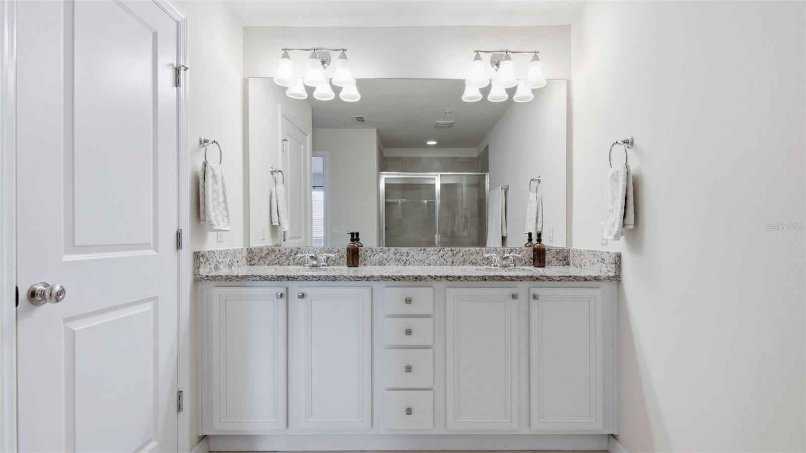 Image 19 of 31 For 3013 Alessa Loop