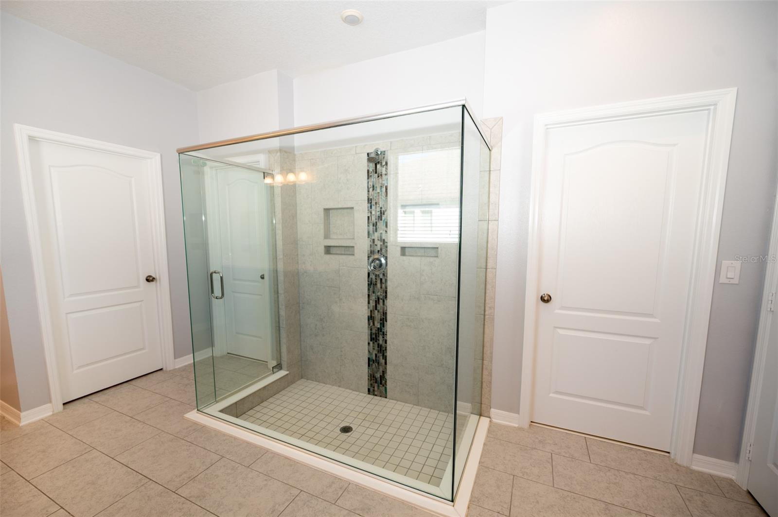 Image 32 of 78 For 869 White Rose Way