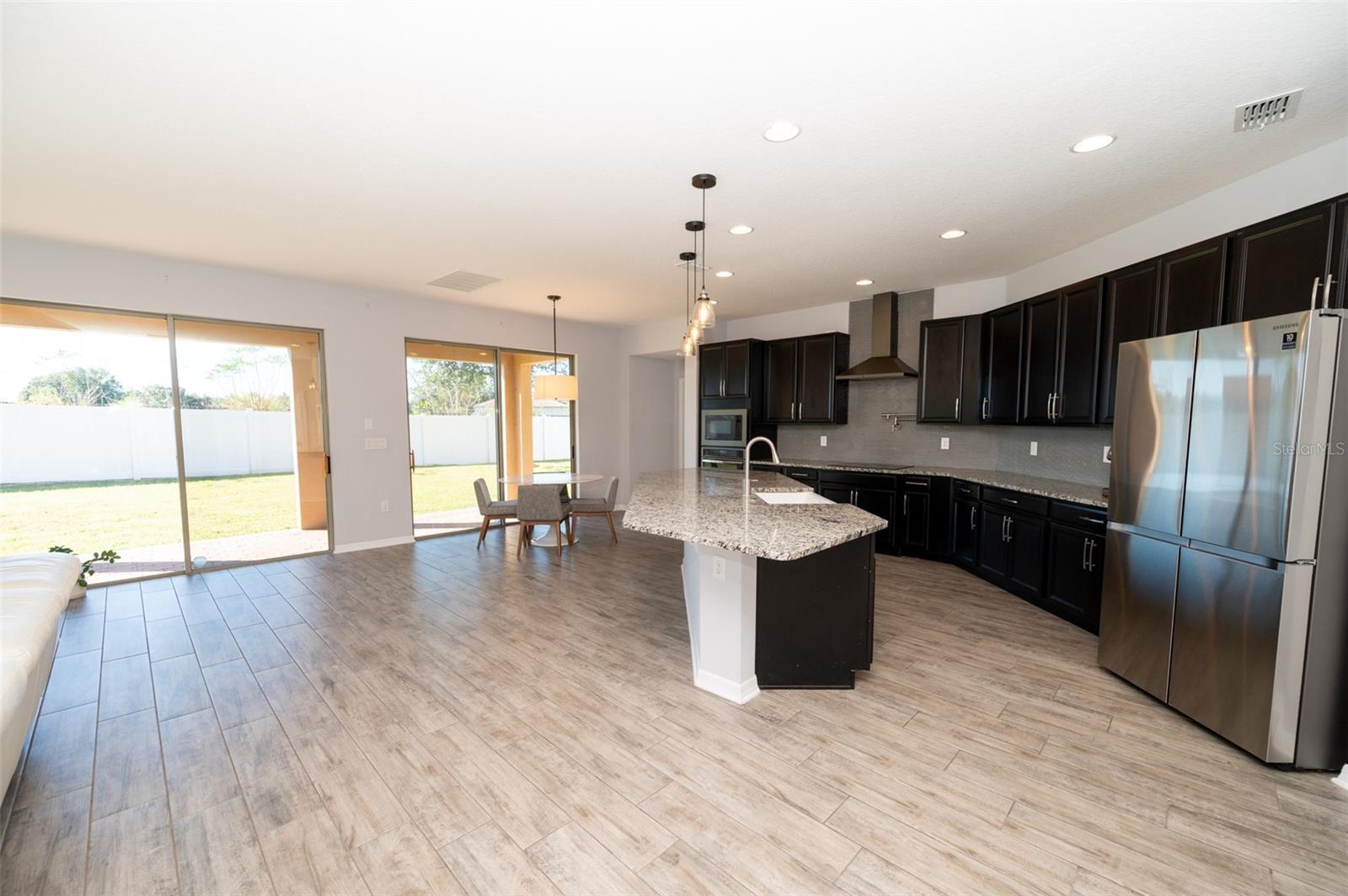 Image 43 of 78 For 869 White Rose Way