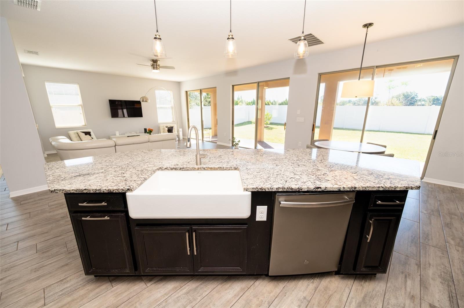 Image 49 of 78 For 869 White Rose Way