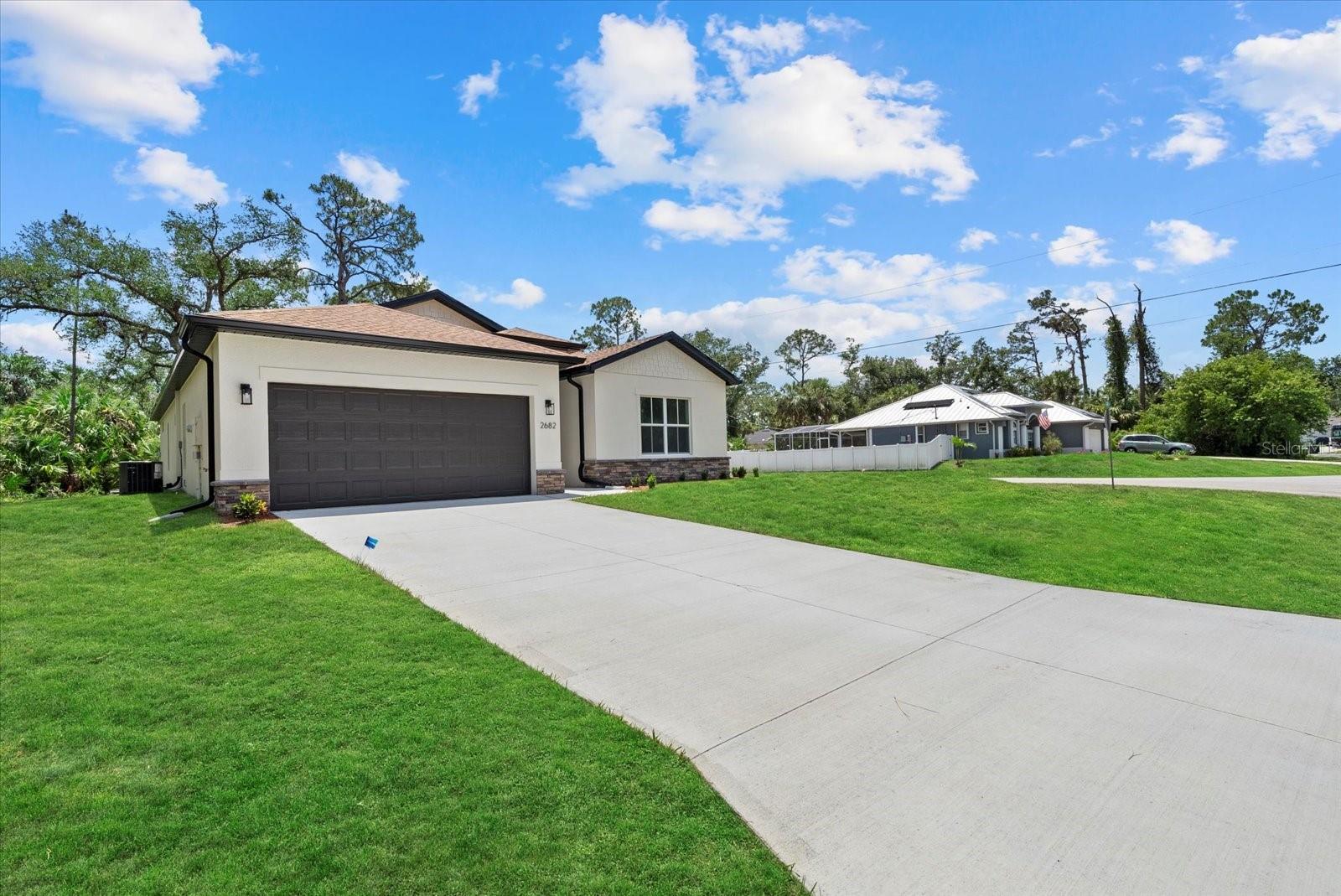 Image 2 of 23 For 2682 Edwin Avenue