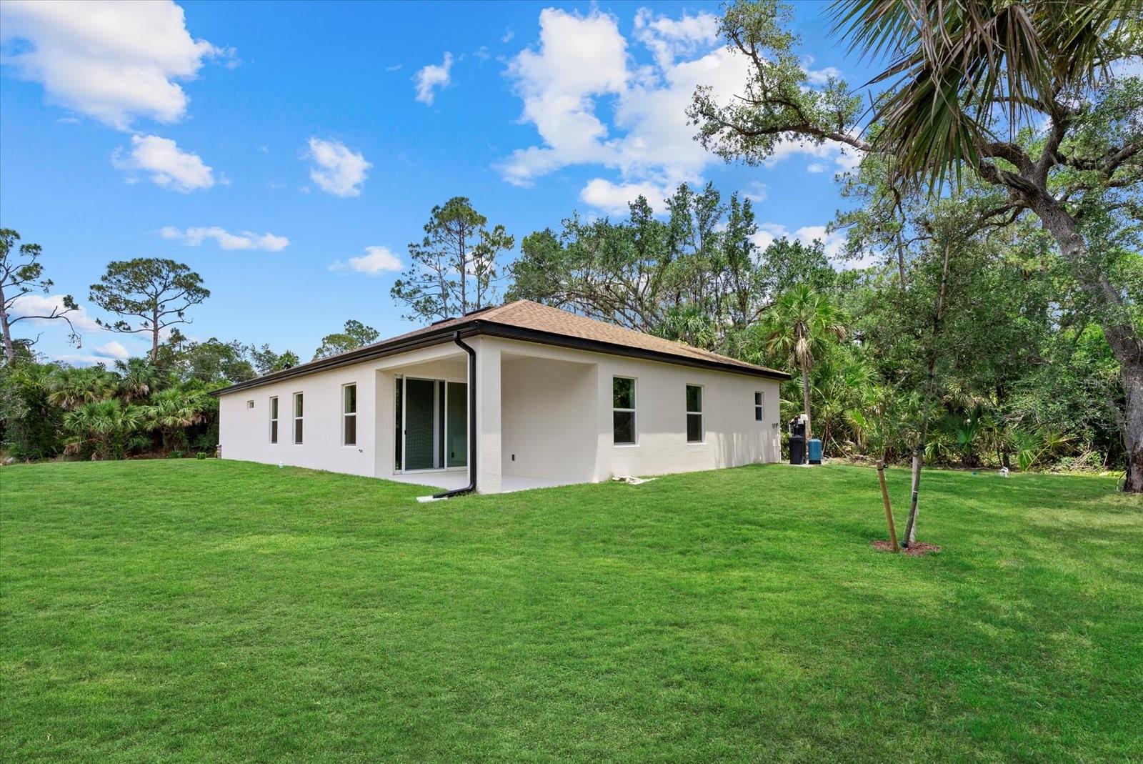 Image 4 of 23 For 2682 Edwin Avenue