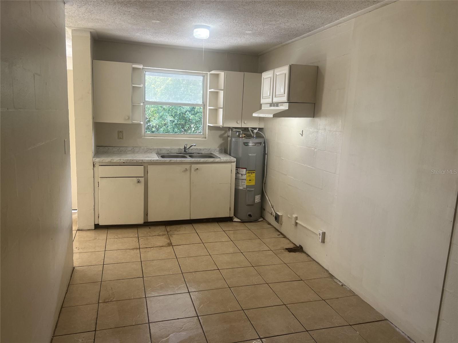 Image 3 of 13 For 543 Division Street 3