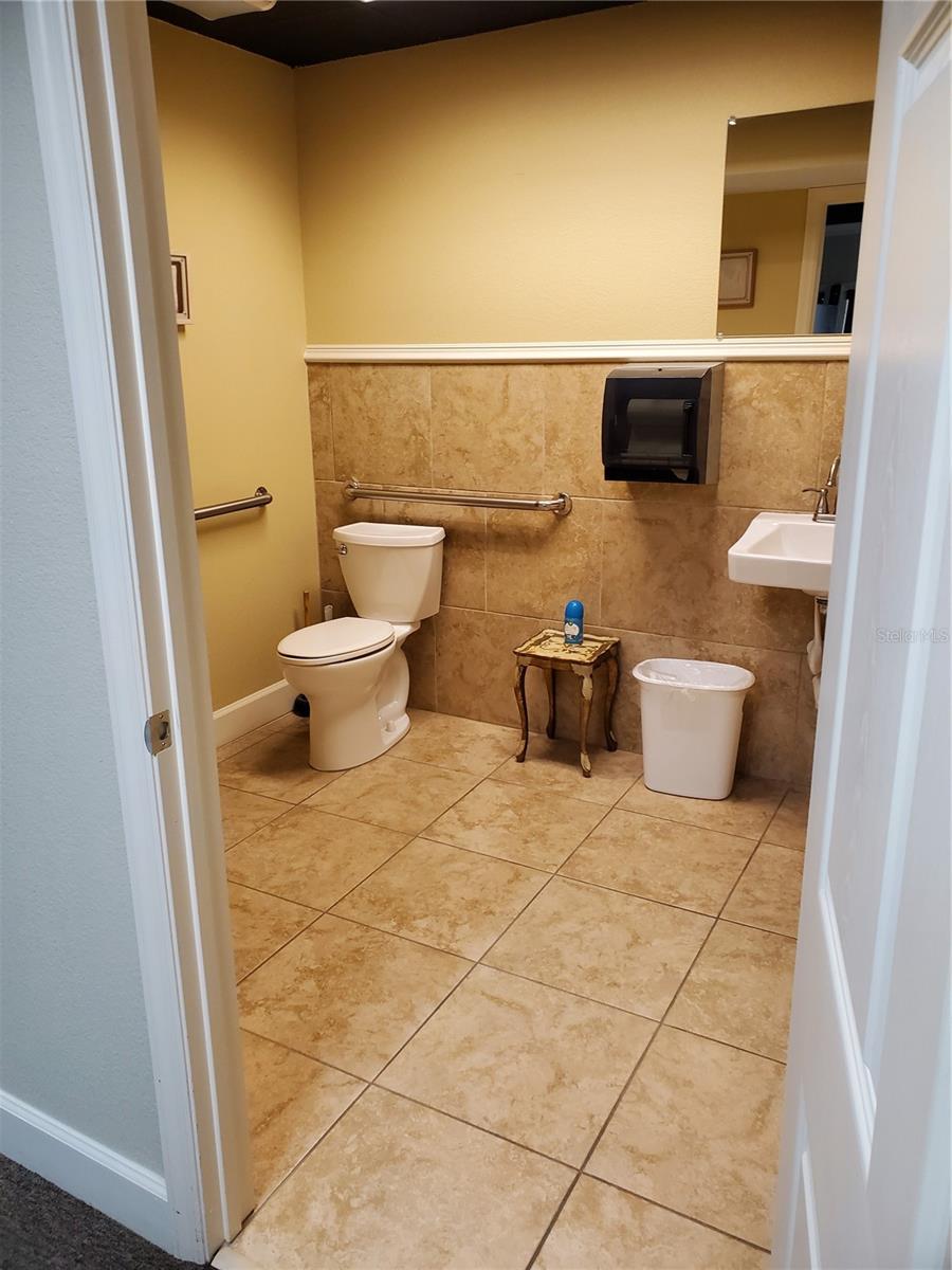 Image 9 of 24 For 221 State Road 434