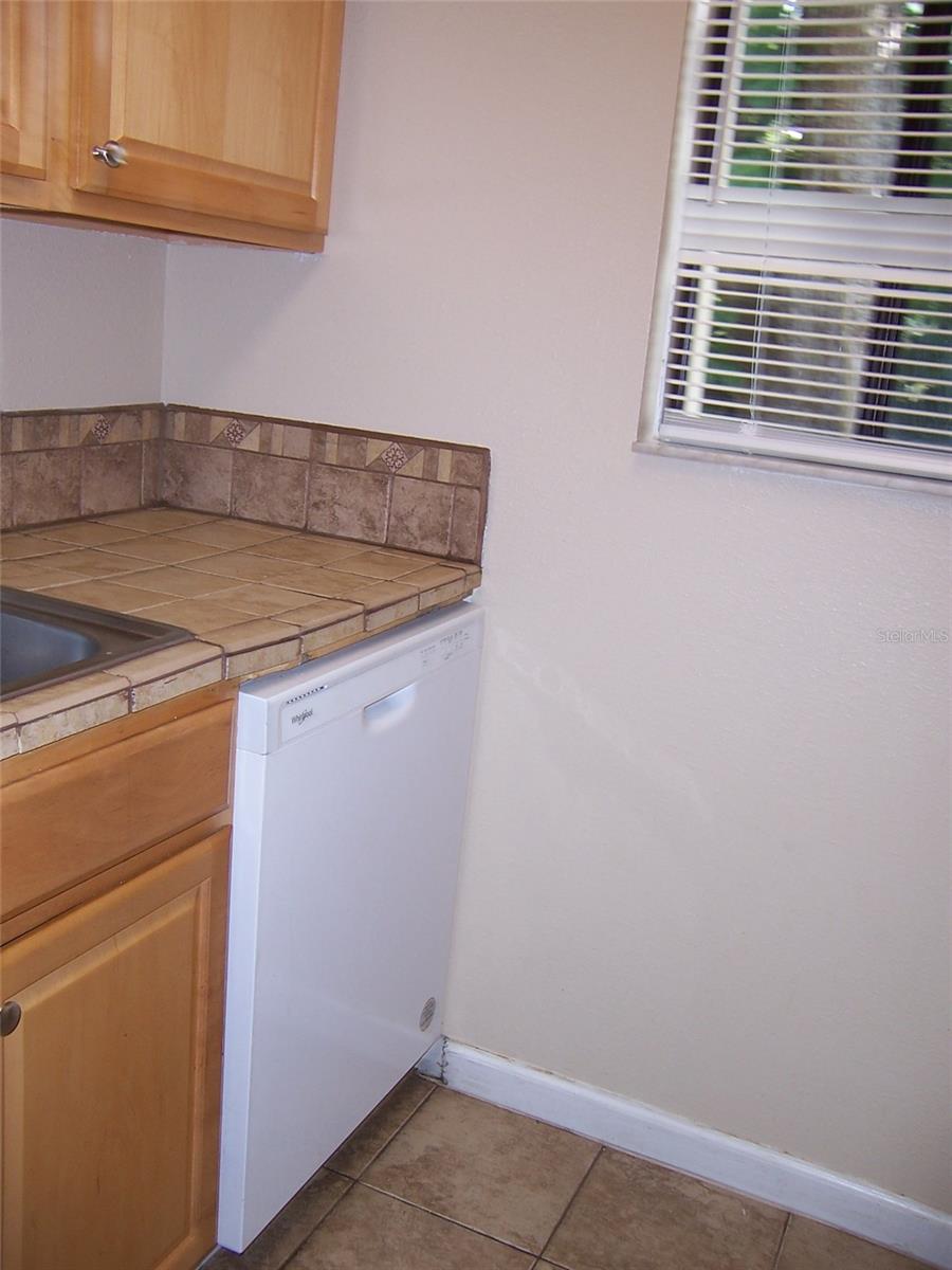 Image 10 of 14 For 3298 Semoran Boulevard 21