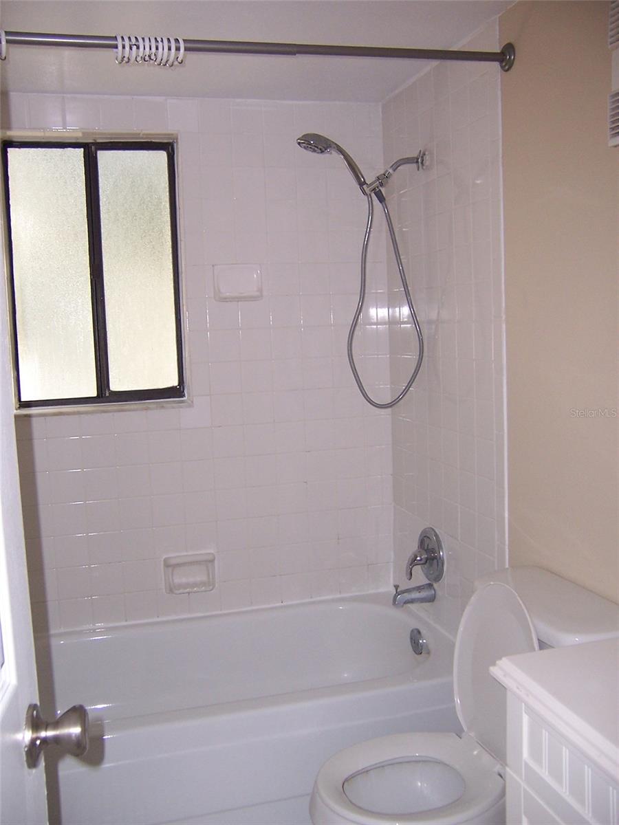 Image 7 of 14 For 3298 Semoran Boulevard 21