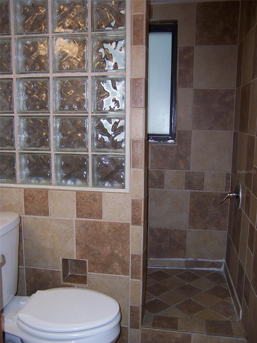 Image 8 of 14 For 3298 Semoran Boulevard 21