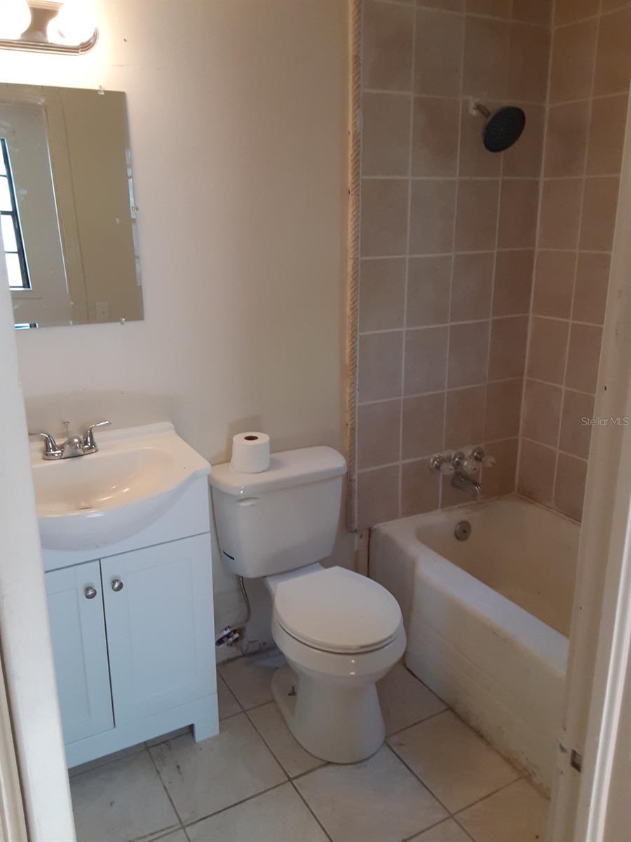 Image 2 of 10 For 2604 Commonwealth Avenue