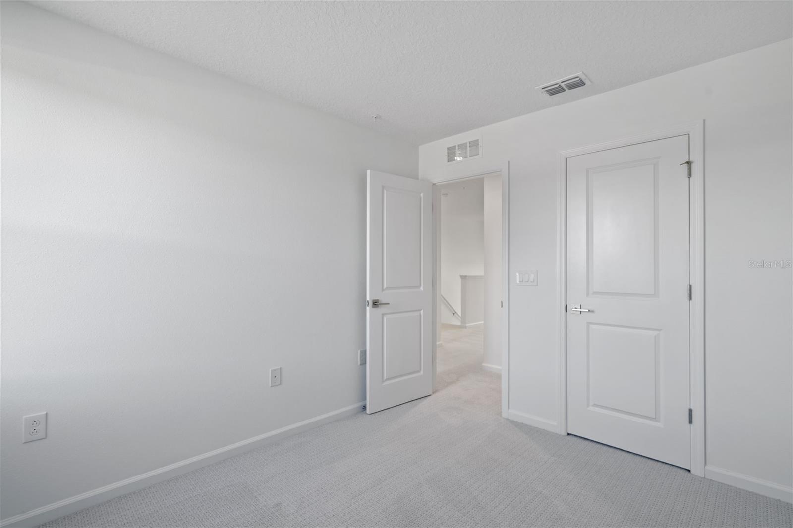 Image 19 of 27 For 1601 Pinecliff Drive