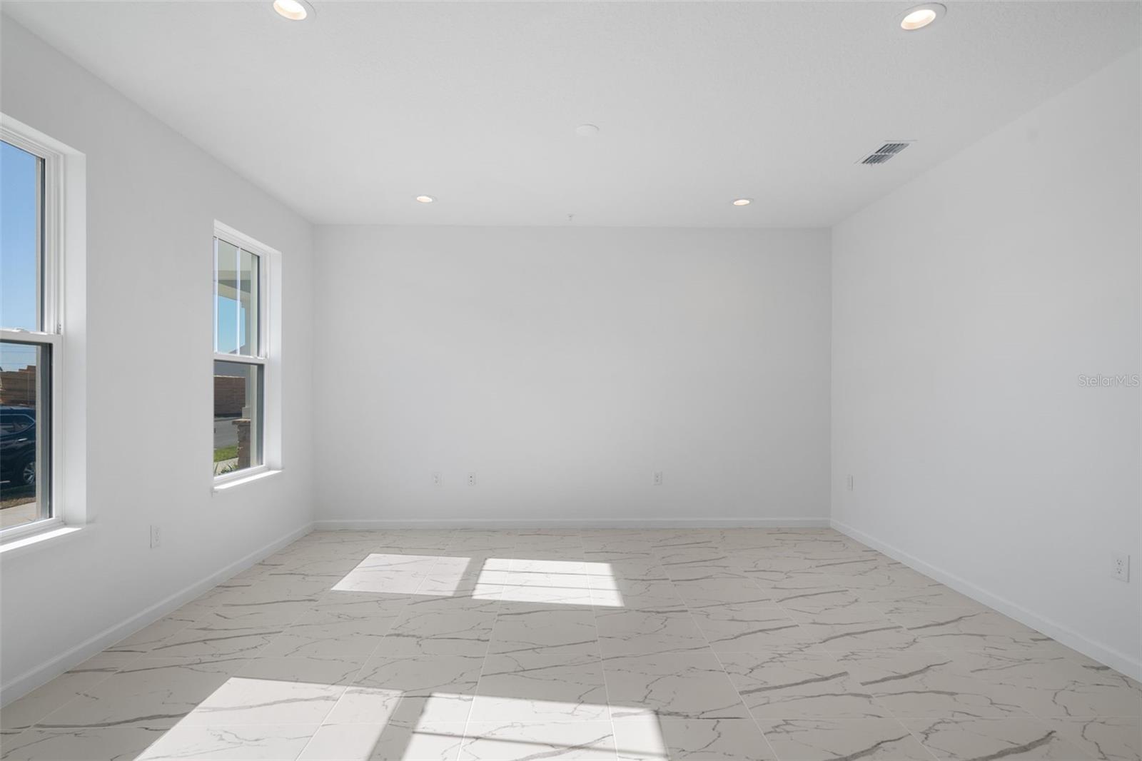 Image 4 of 27 For 1601 Pinecliff Drive