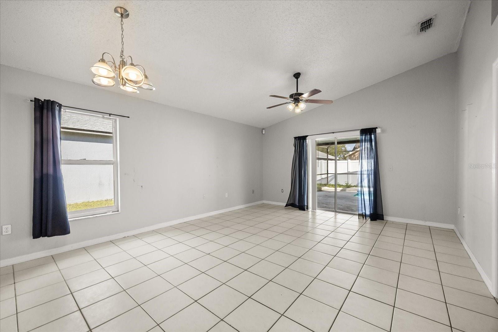 Image 4 of 39 For 2909 Canoe Circle