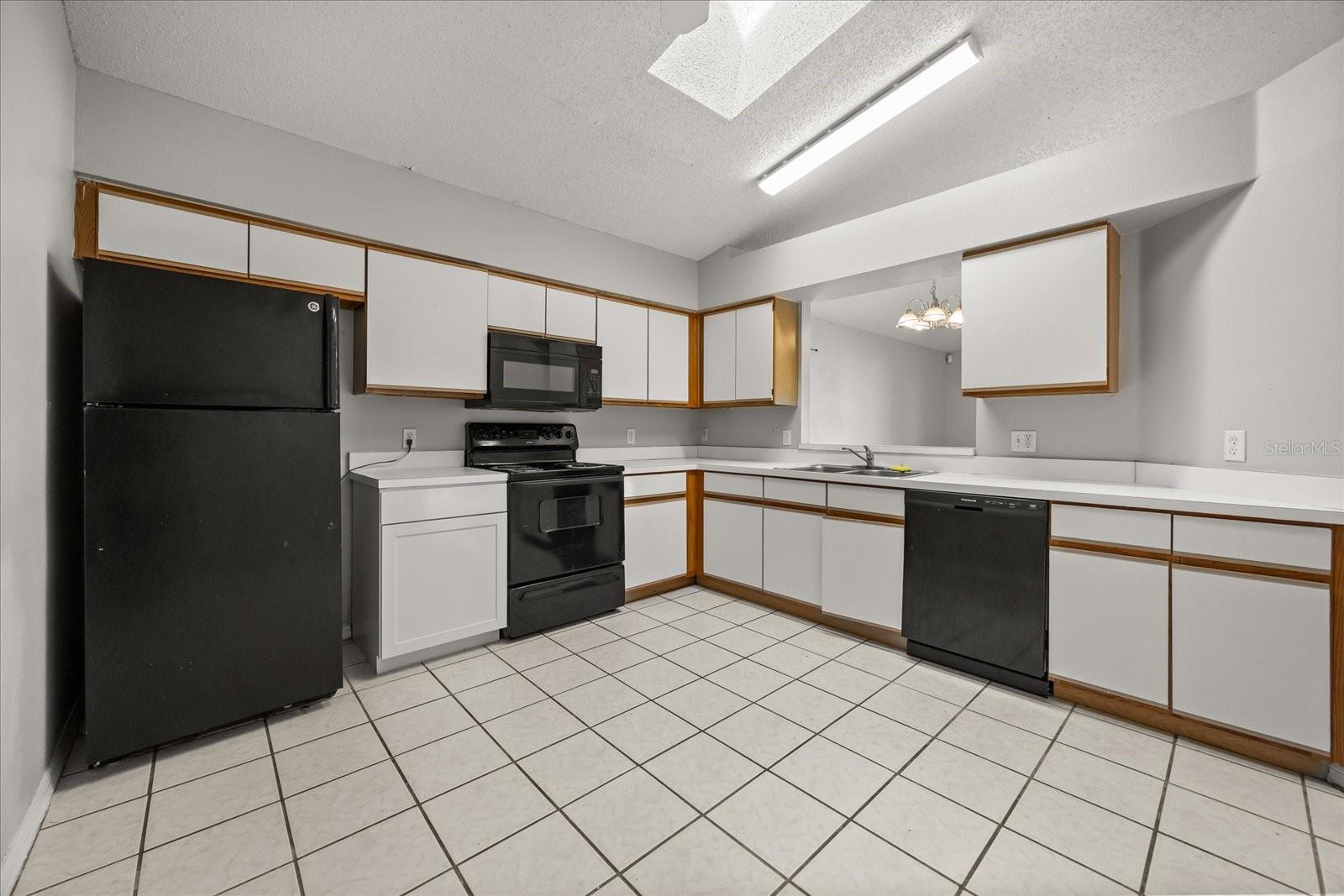 Image 9 of 39 For 2909 Canoe Circle