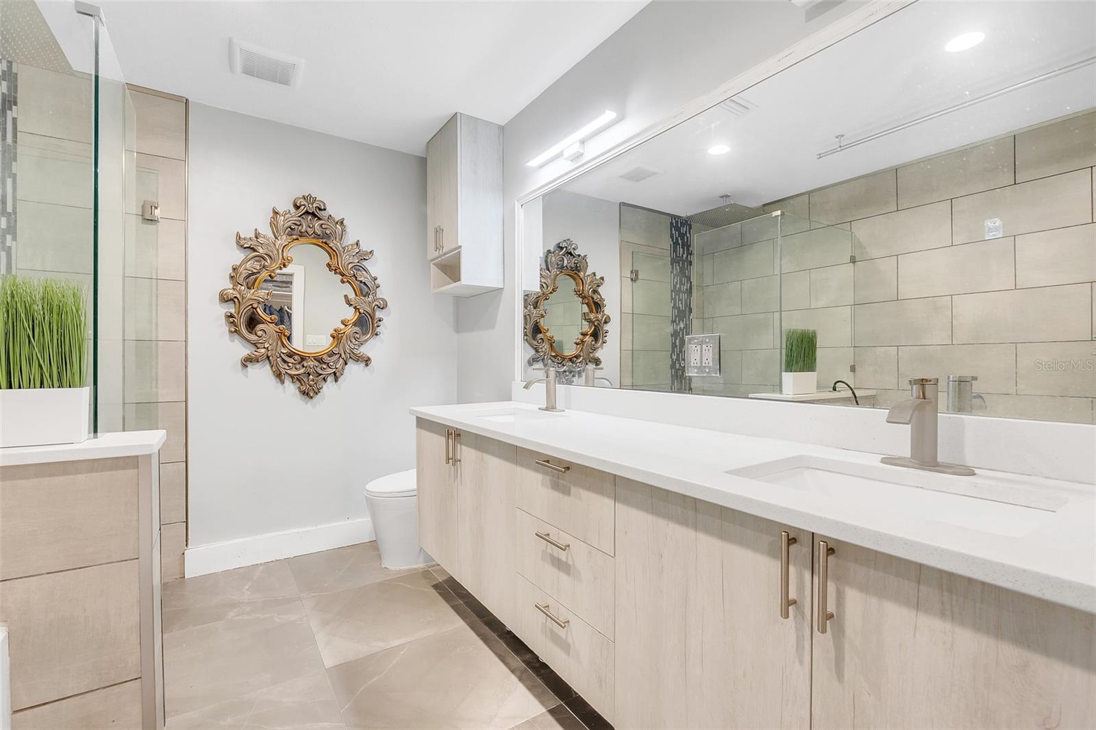 Image 12 of 62 For 8743 Alegre Circle